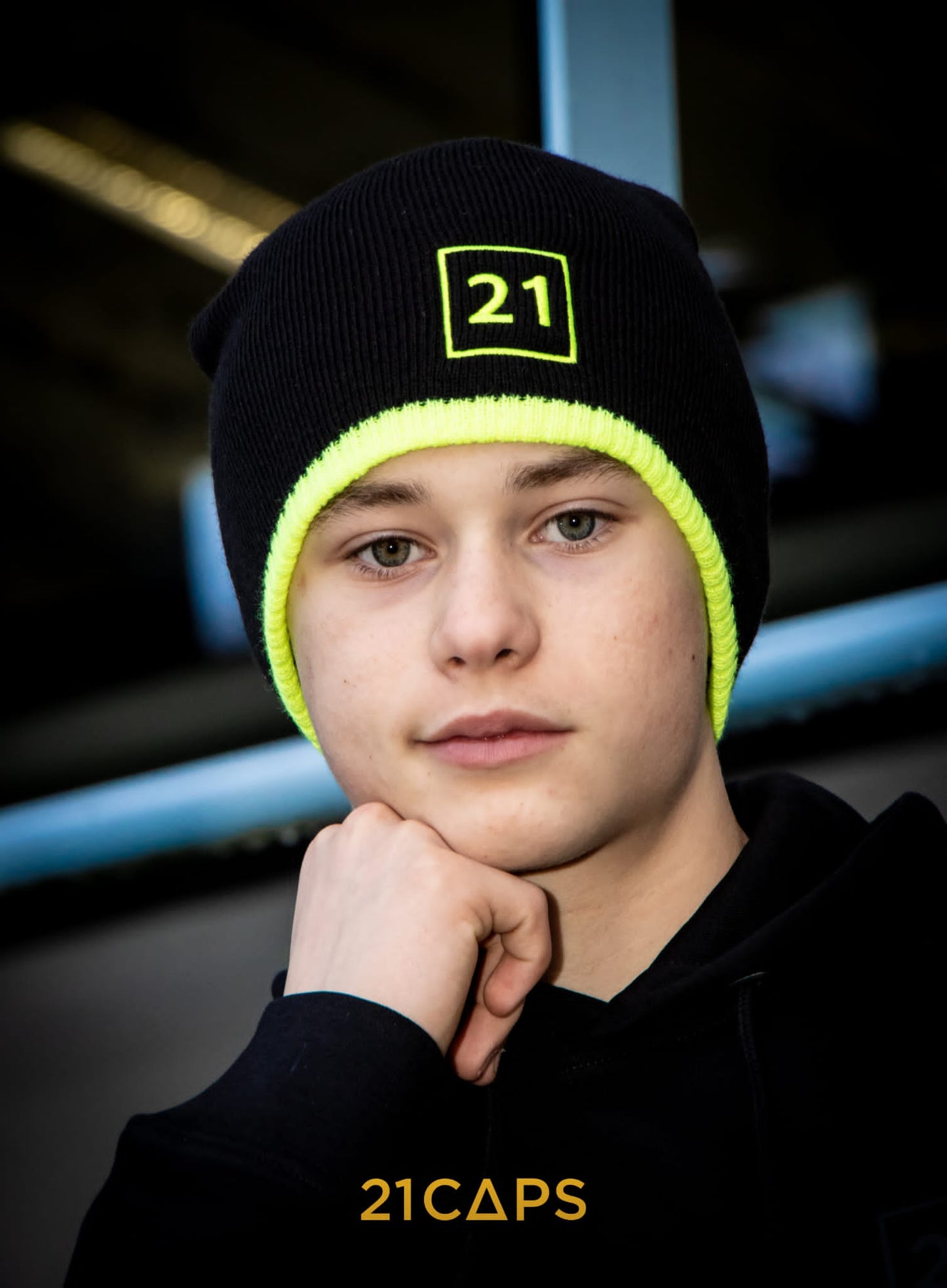 21 Beanie Zwart - Geel