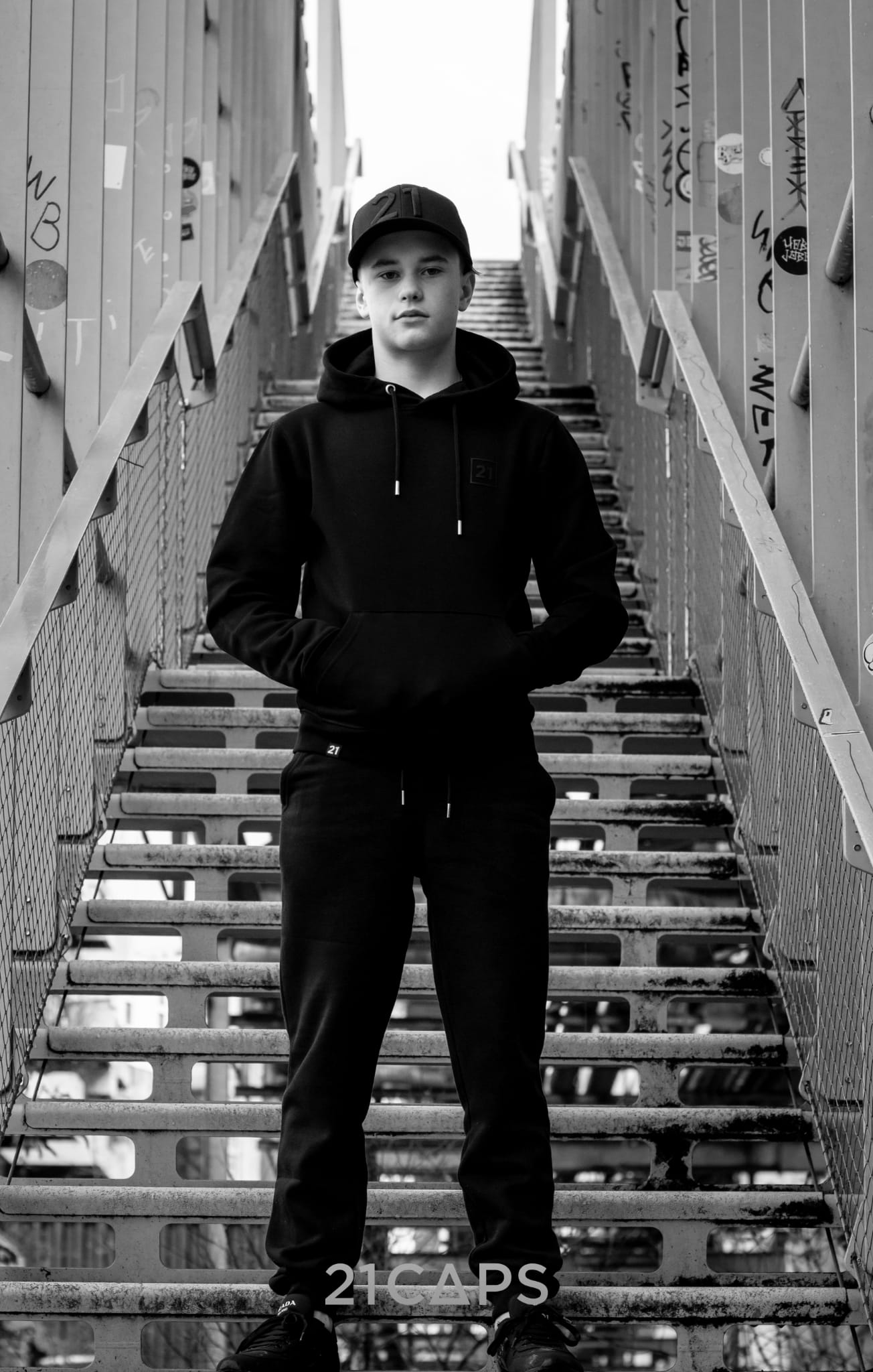 21 Hoodie zwart Uni-sex