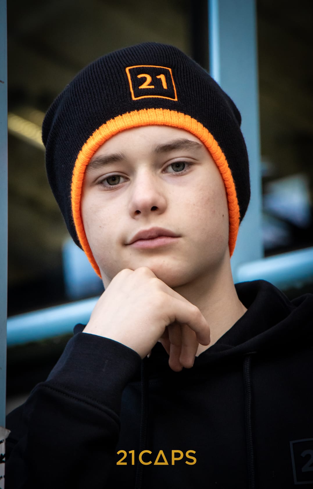 21 Beanie Zwart - oranje