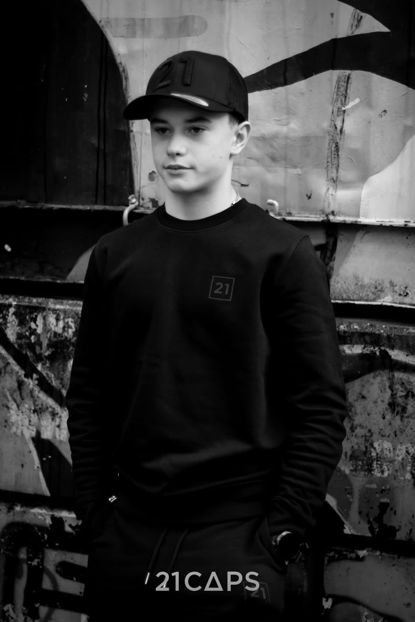 21 Trui zwart Uni-sex