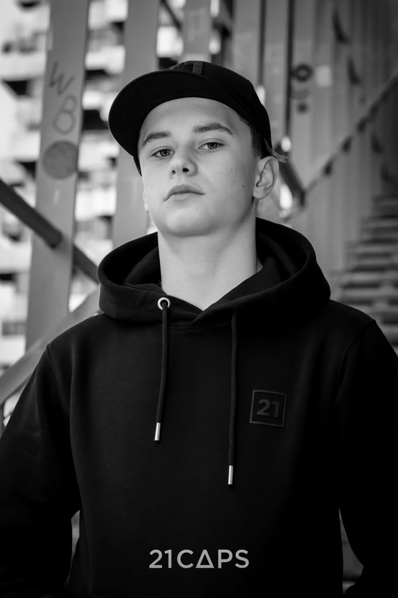 21 Hoodie zwart Uni-sex